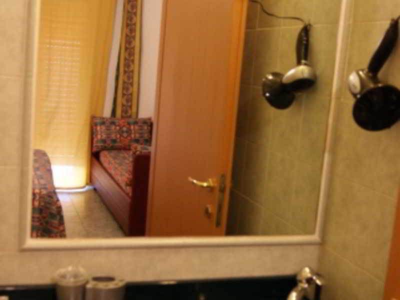Dolly Hotel 3*