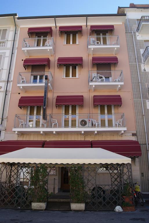 Dolly Hotel 3*