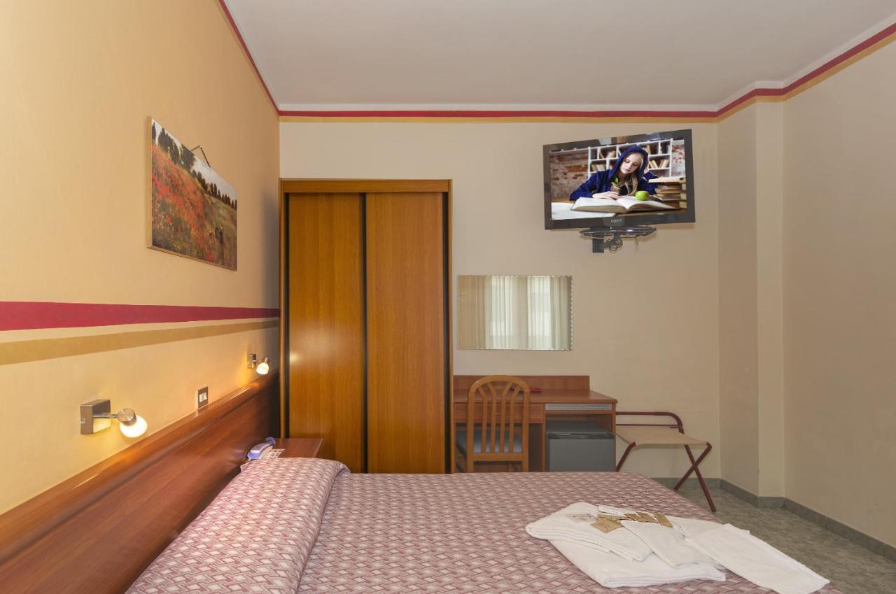Dolly Hotel